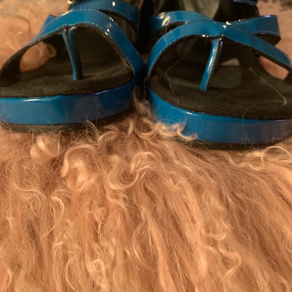 Donald J Pliner Patent Blue Platform Wedge Size 7 - Picture 3 of 6